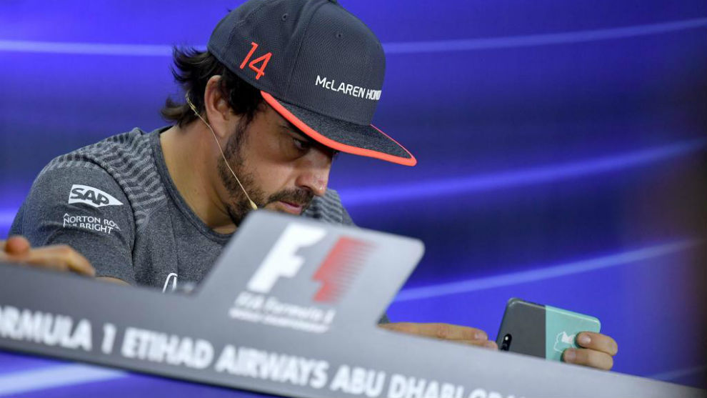 Fernando Alonso, durante la rueda de prensa del jueves en Yas Marina