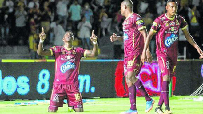 Mosquera celebra el gol del Deportes Tolima.