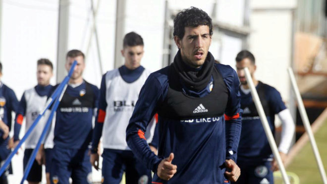 Dani Parejo durante un entrenamiento con el Valencia.