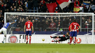 Willian Jose anota el penalty en el Wanda Metropolitano