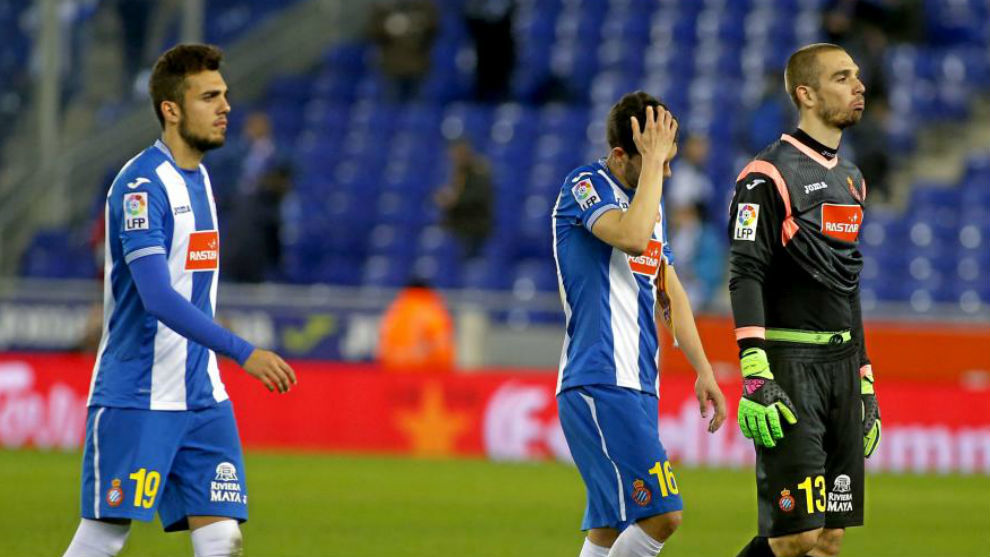 Joan Jordn y Pau, durante un encuentro del Espanyol en la campaa...