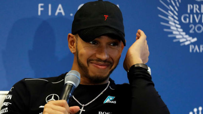 Lewis Hamilton, en la rueda de prensa de los premios FIA 2017