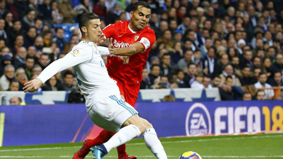 Mercado pugna con Ronaldo por un baln