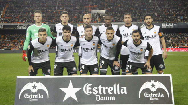 Once titular del Valencia en Mestalla.