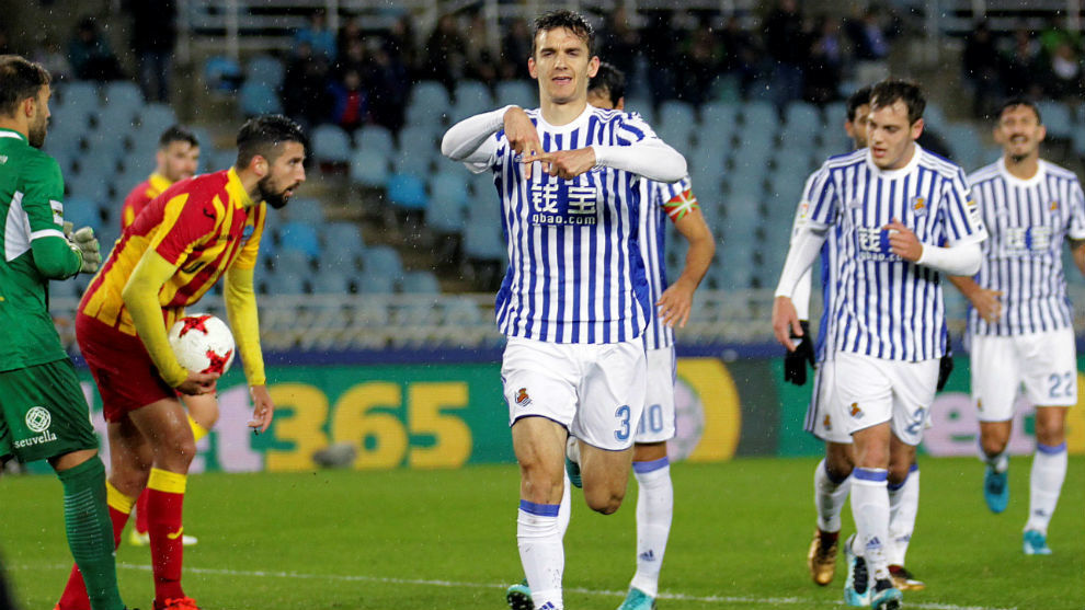 Diego Llorente celebrando un gol