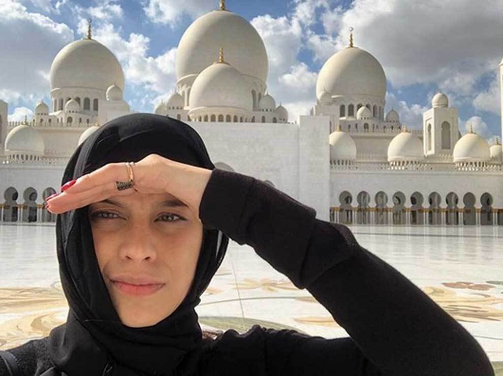 Clarice Alves, la mujer de Marcelo, haciendo turismo en Abu Dhabi...