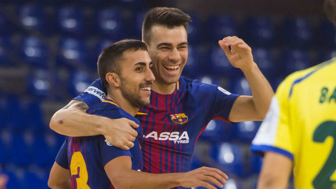 Sergio Lozano celebra su gol junto a Joselito.