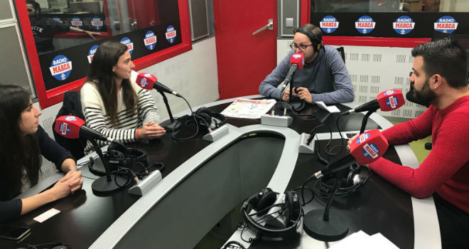 Pilar Garca y ngeles del lamo, en los estudios de RadioMARCA.