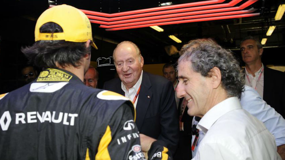 Alain Prost junto a Carlos Sainz y el Rey Juan Carlos, en el pasado GP...