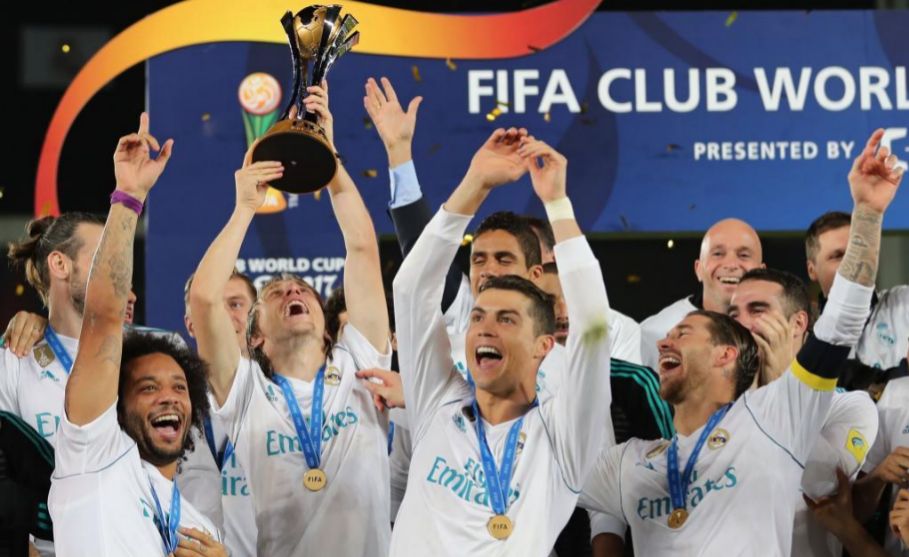 El Real Madrid celebra el Mundial de Clubes que gan en Abu Dabi