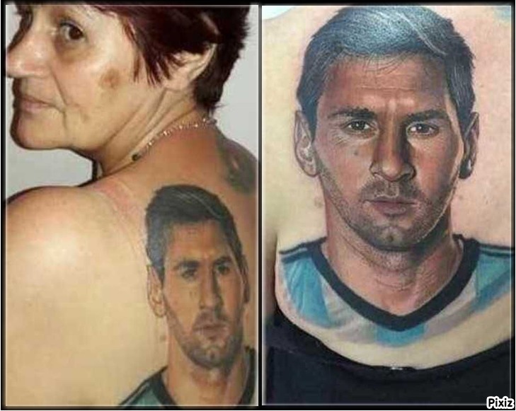 Norma Franchini mostrando su realista tatuaje de Leo Messi