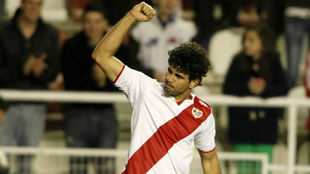 Diego Costa celebra un gol con el Rayo.