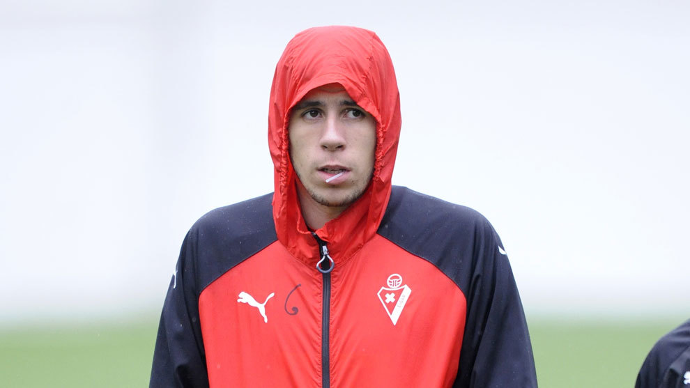Christian Rivera durante un entrenamiento del Eibar.