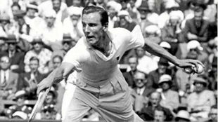 Fred Perry, durante un partido en Wimbledon.