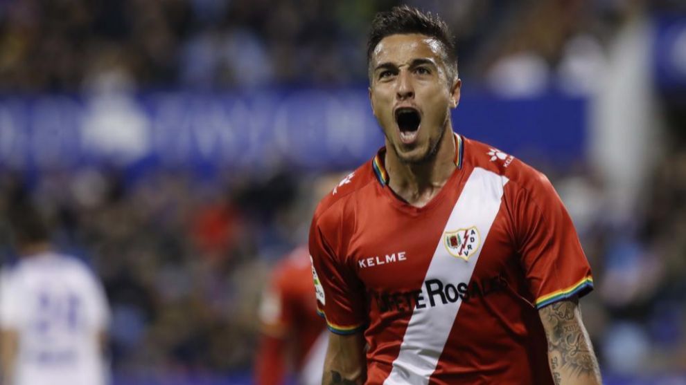 scar Trejo (29) celebra un gol en La Romareda