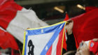 Imagen de banderas de la aficin del Atltico en el Wanda...
