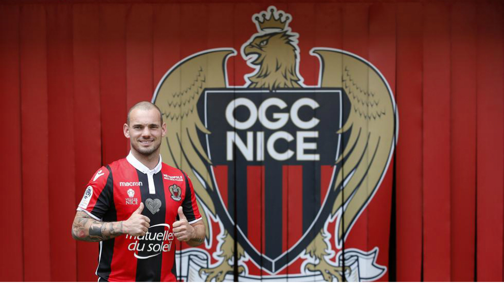 Sneijder, durante su presentacin con el Niza