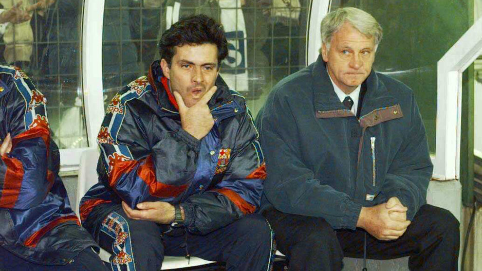 Mourinho, junto a Robson, antes de un Real Madrid-Barcelona en...