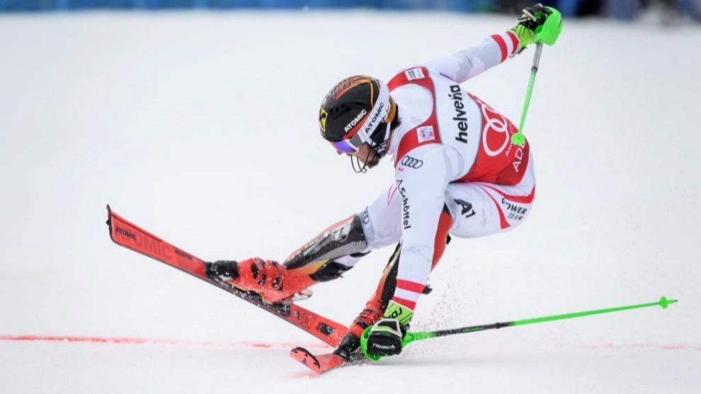 Marcel Hirscher cruza la meta del slalom de Adelboden, que ha supuesto...