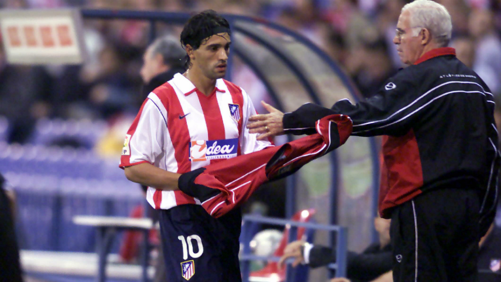 Fernando &apos;Petete&apos; Correa, junto a Luis Aragons en un partido con el...