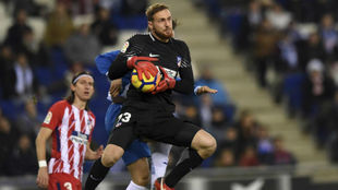 Oblak bloca un baln en el partido contra el Espanyol.