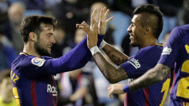 Arnaiz festeja su gol con Paulinho.
