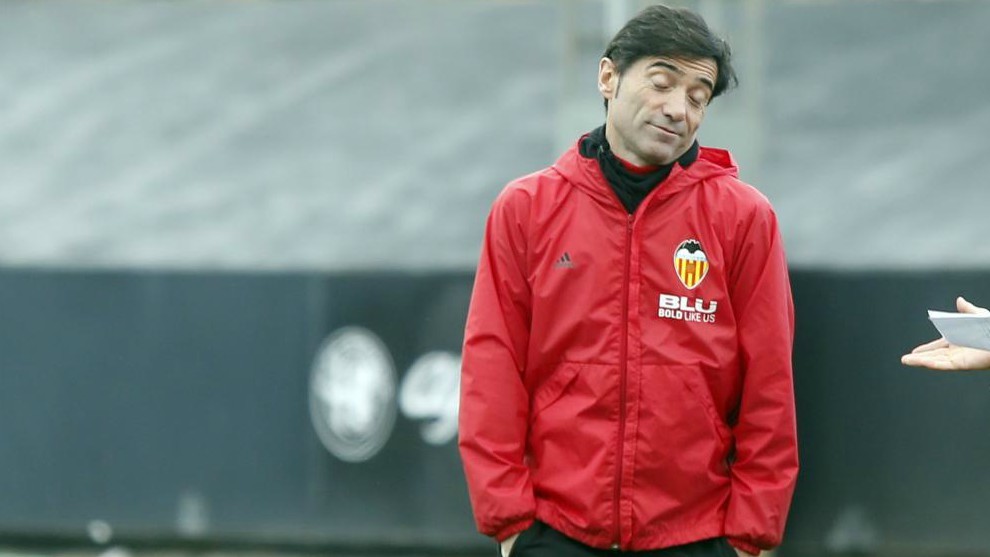 Marcelino, en un entrenamiento con el Valencia.