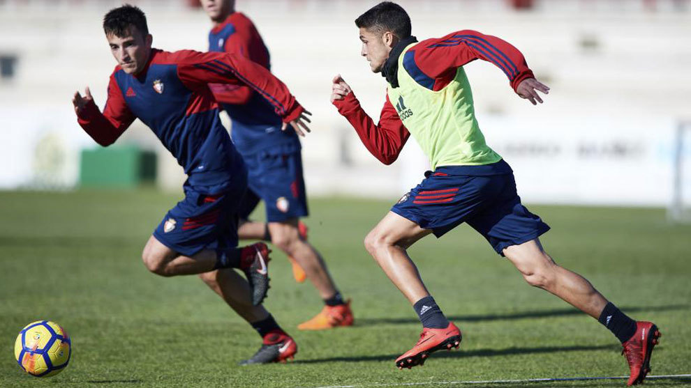 Mateo Garcia en el entrenamiento de Osasuna en las instalaciones de...
