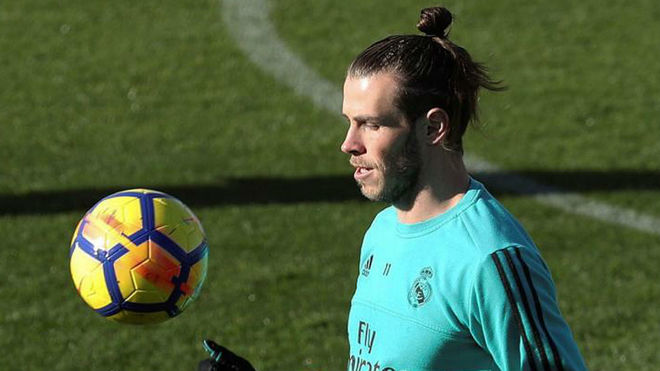Bale, durante el entrenamiento de este viernes en Valdebebas