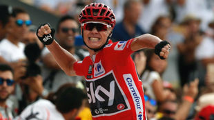 Chris Froome festeja su victoria en la novena etapa de la Vuelta a...