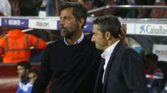 Quique y Valverde se saludan antes del encuentro de Copa del Rey.