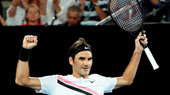 Roger Federer celebra su victoria ante Richard Gasquet en Australia
