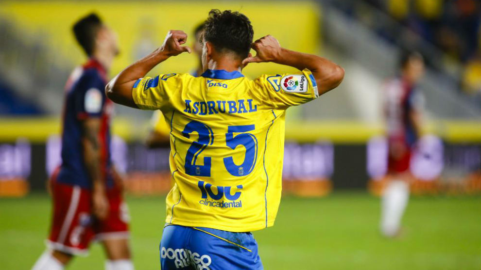 Asdrbal celebra un gol con Las Palmas en Copa del Rey contra el...