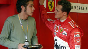 Rossi habla con Schumacher.
