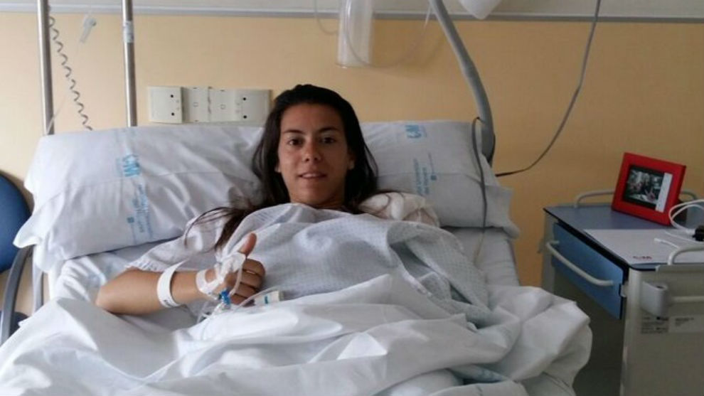 Iris Ponciano en el hospital tras ser sometida a una operacin de...