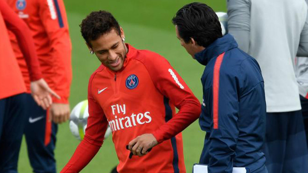 Neymar y Emery, en un entrenamiento del PSG