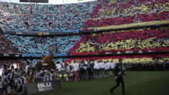 Ambiente en el estadio de Mestalla antes del comienzo del partido.