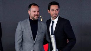 Contador recibe el premio de la APDM