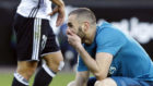 Benzema lamenta una ocasin ante el Valencia
