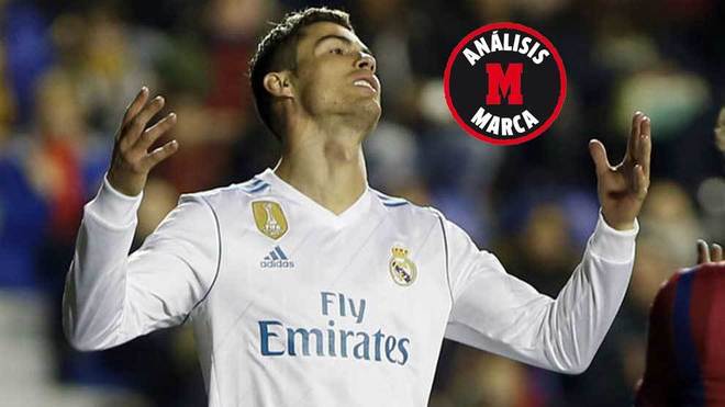 Ronaldo se lamenta durante el partido ante el Levante.