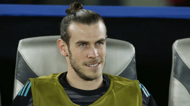 Bale, en el banquillo durante un partido de Champions
