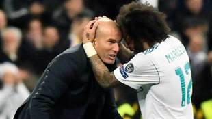 Marcelo abraza a Zidane tras el 3-1.