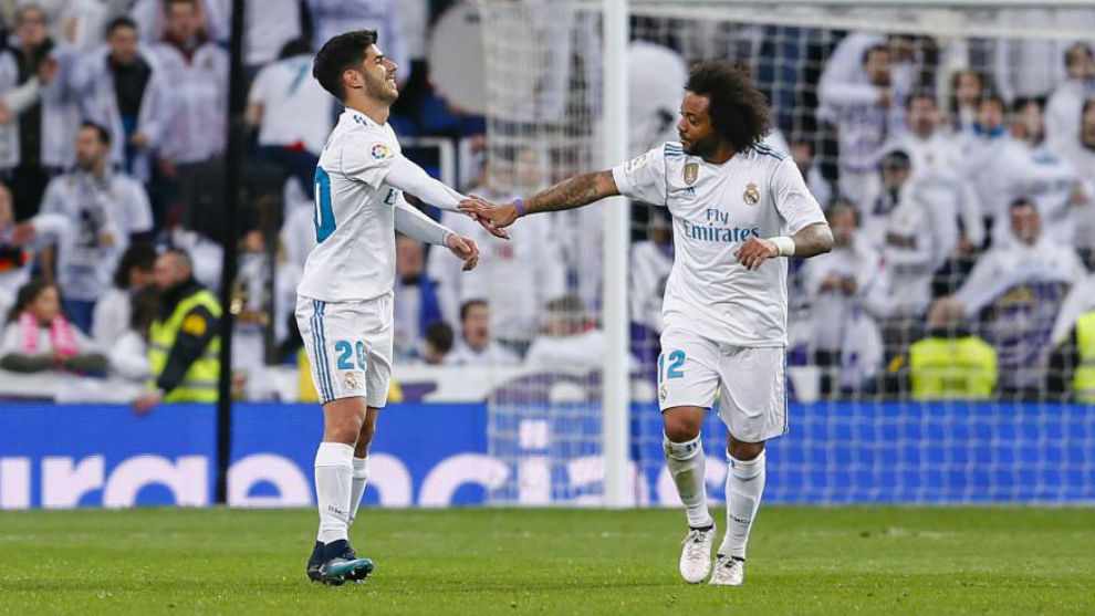 Asensio y Marcelo celebran un gol del Madrid a la Real Sociedad