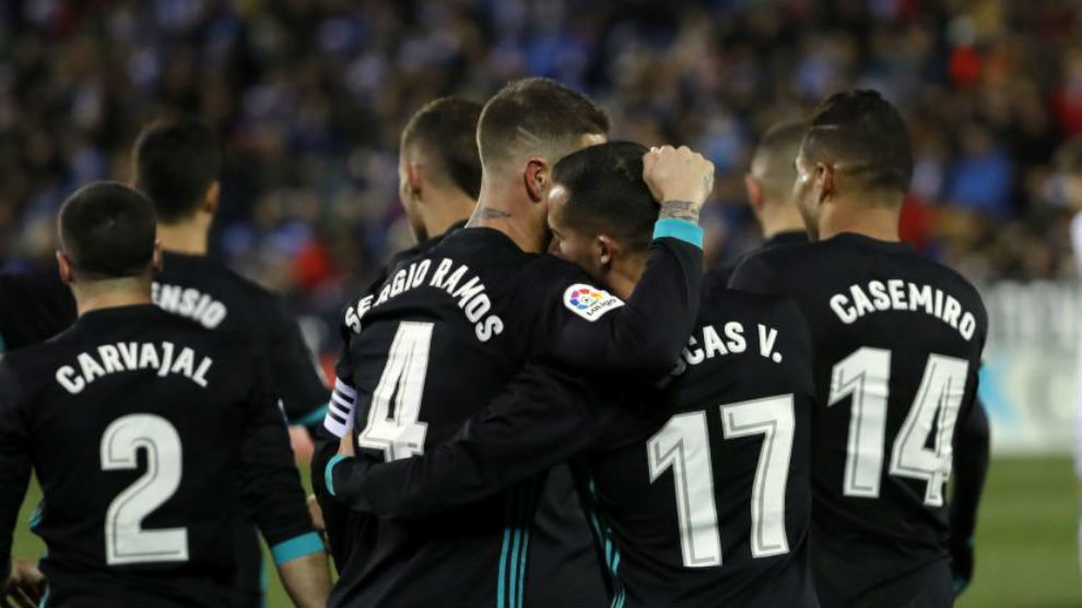 Ramos celebra con Lucas el gol del gallego