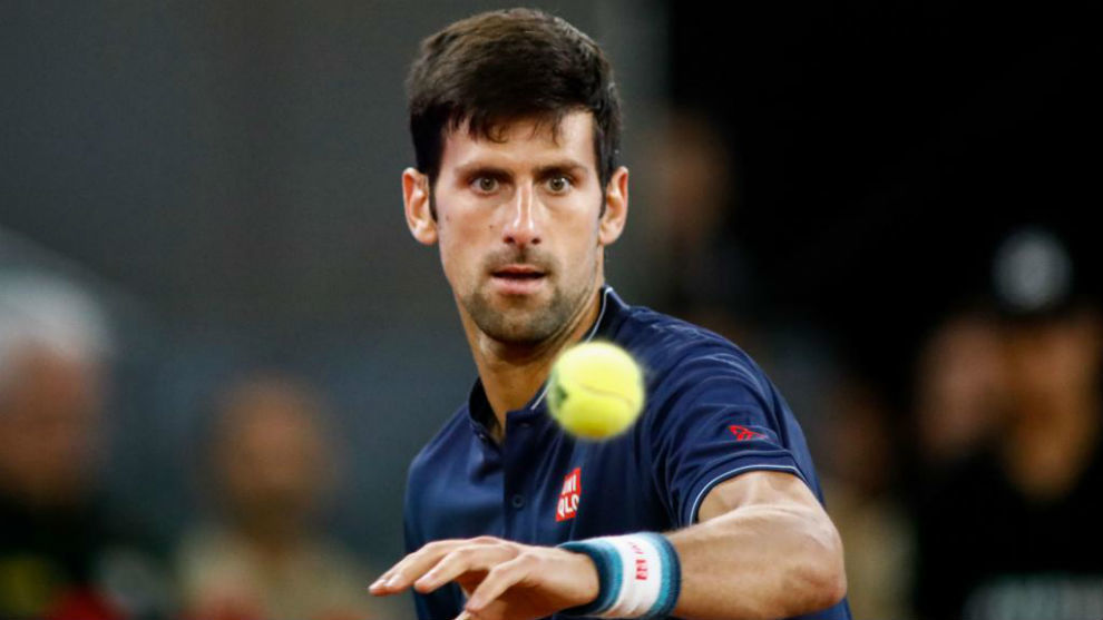 Novak Djokovic durante un partido en el Mutua Madrid Open 2018.