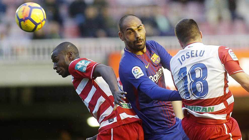 Adrin Ramos y Joselu, con Fali entre medias, en el Barca B - Granada