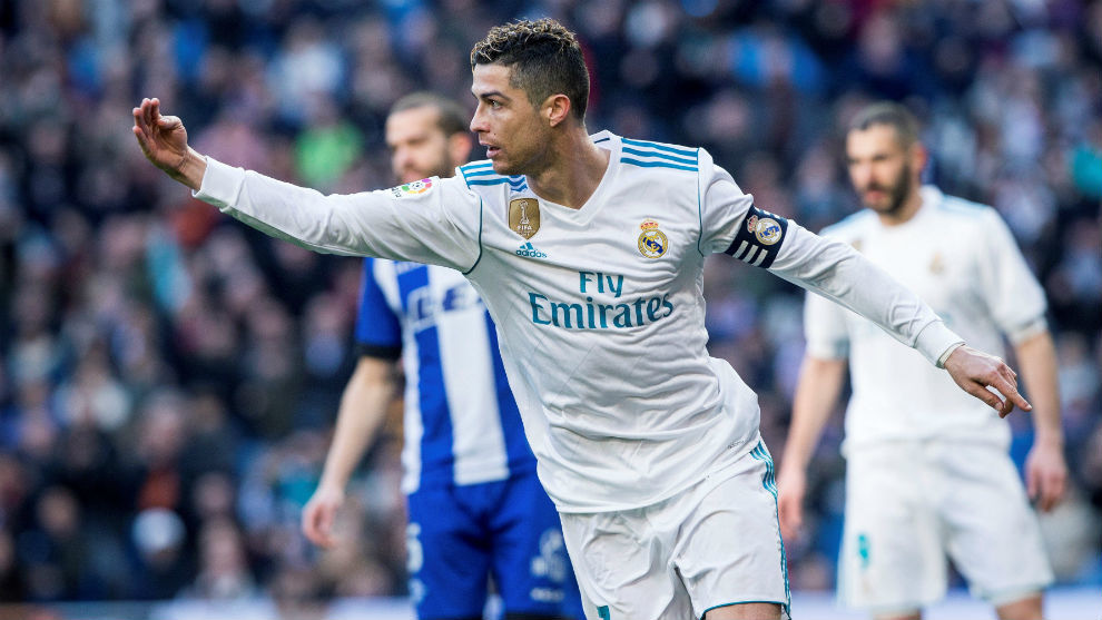 Cristiano Ronaldo celebra uno de sus goles al Alavs.