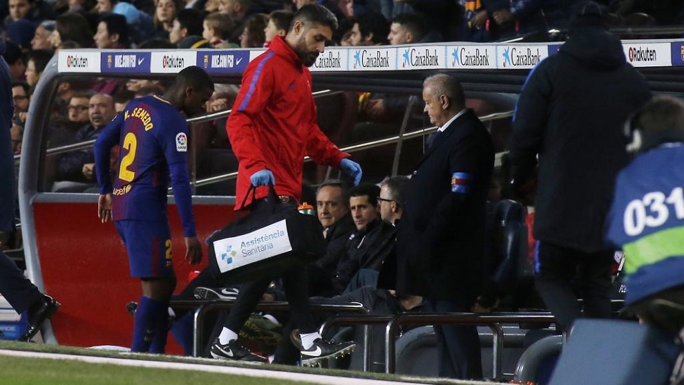 Nlson Semedo retirndose lesionado en el FC Barcelona-Girona