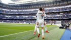 Lucas Vazquez celebra con Cristiano el tercer gol del Madrid