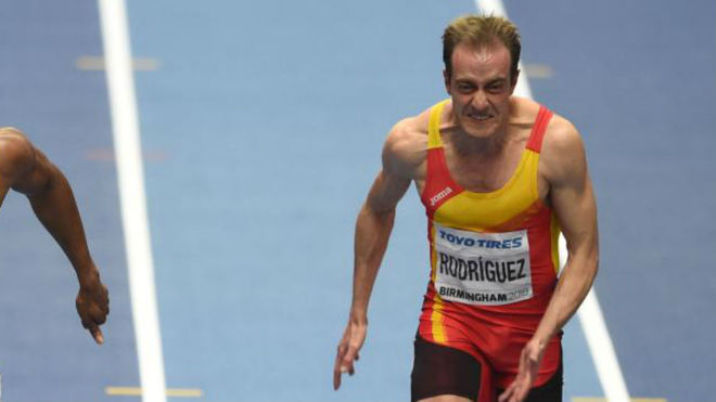 ngel David Rodrguez, en carrera durante los Mundiales de pista...